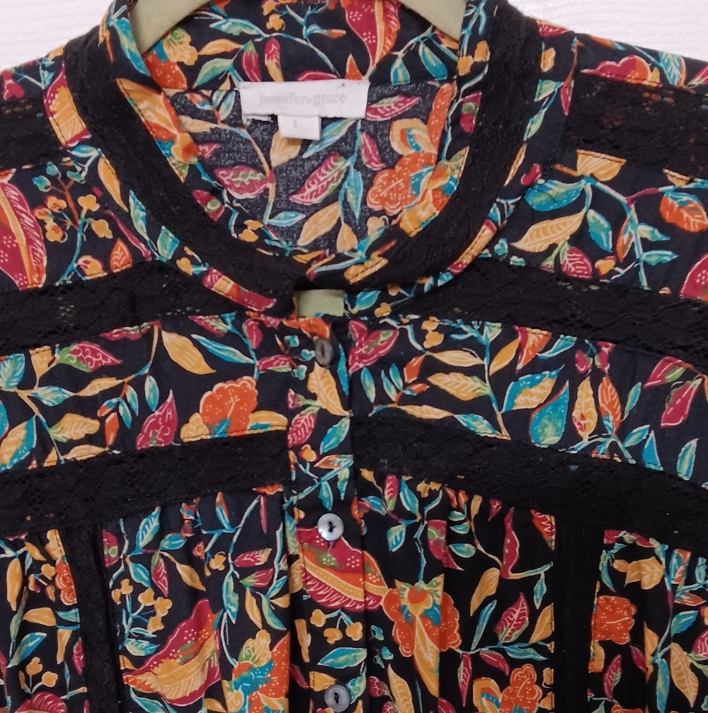 Brand: Jennifer & Grace. Floral Button-Up Blouse, Size L - Picture 2 of 5